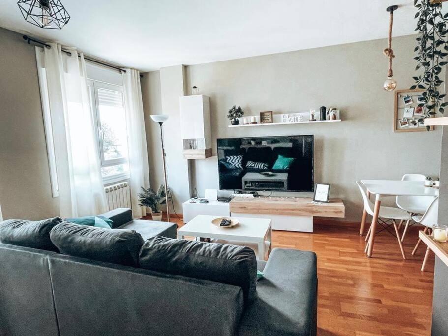 Apartamento Cemba Ponferrada Ngoại thất bức ảnh